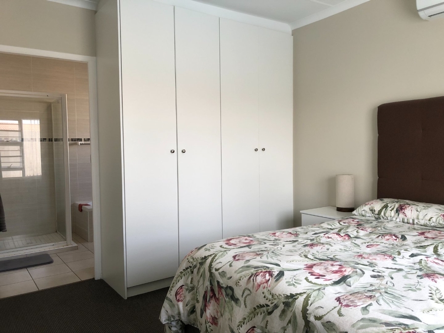 3 Bedroom Property for Sale in De Kelders Western Cape